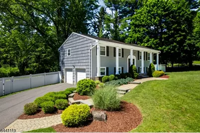 2 Arrowhead Dr, Washington Township, NJ 07853 - Photo 3