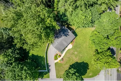 2 Arrowhead Dr, Washington Township, NJ 07853 - Photo 29