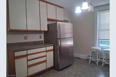 58 Thompson St, Raritan, NJ 08869 - Photo 5