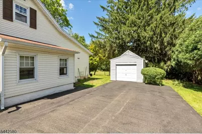 39 Norwood Dr, Long Hill Township, NJ 07933 - Photo 7