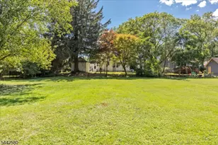 39 Norwood Dr, Long Hill Township, NJ 07933 - Photo 19