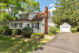 39 Norwood Dr, Long Hill Township, NJ 07933 - Photo 3