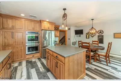 16 Tumbling Brook Rd, Montville Township, NJ 07082 - Photo 5