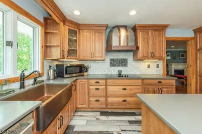 16 Tumbling Brook Rd, Montville Township, NJ 07082 - Photo 7