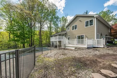 16 Tumbling Brook Rd, Montville Township, NJ 07082 - Photo 37