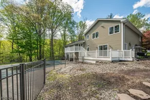 16 Tumbling Brook Rd, Montville Township, NJ 07082 - Photo 37