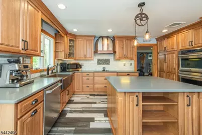 16 Tumbling Brook Rd, Montville Township, NJ 07082 - Photo 9
