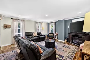 71 Reeve Ave, Bloomingdale, NJ 07403 - Photo 5