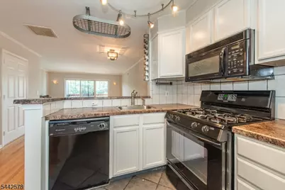 31 Victory Ct, Victory Gardens, NJ 07801 - Photo 11