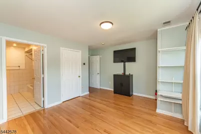 31 Victory Ct, Victory Gardens, NJ 07801 - Photo 17