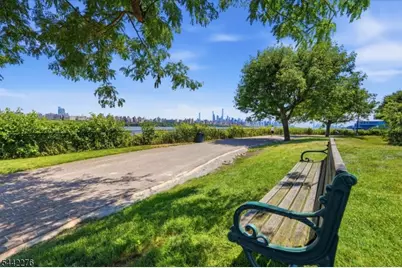 242 The Promenade #242, Edgewater, NJ 07020 - Photo 41