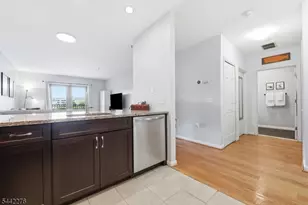 242 The Promenade, Edgewater, NJ 07020 - Photo 9