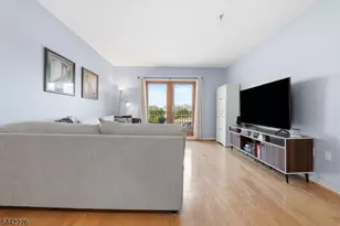 242 The Promenade, Edgewater, NJ 07020 - Photo 5