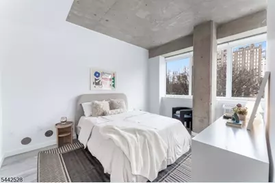 10 Commerce Ct #2J, Newark, NJ 07102 - Photo 5
