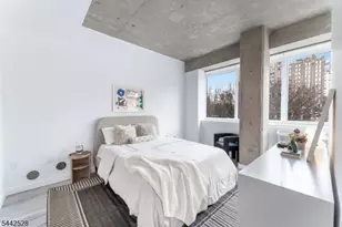 10 Commerce Ct, Newark, NJ 07102 - Photo 5