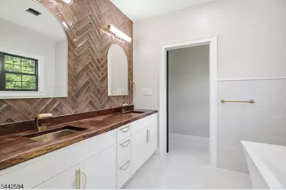 49 Northwood Rd, Hopatcong, NJ 07849 - Photo 31