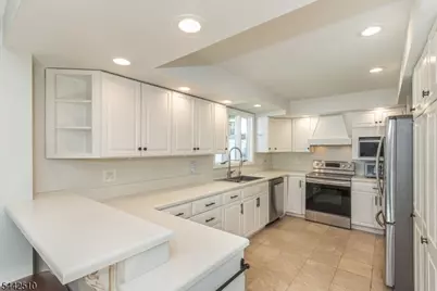 27 Mountain Rd, Rockaway, NJ 07866 - Photo 9