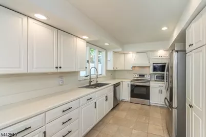 27 Mountain Rd, Rockaway, NJ 07866 - Photo 11