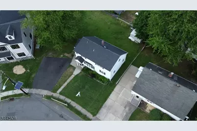 92 Anderson Ave, Totowa, NJ 07512 - Photo 3