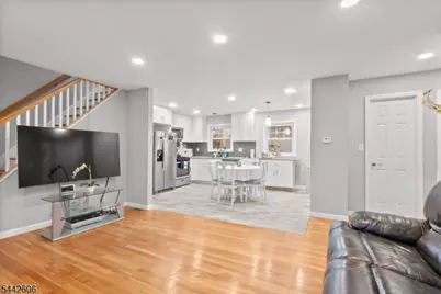 92 Anderson Ave, Totowa, NJ 07512 - Photo 7