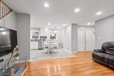 92 Anderson Ave, Totowa, NJ 07512 - Photo 7