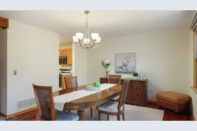 675 Raritan Rd #26, Clark Township, NJ 07066 - Photo 9