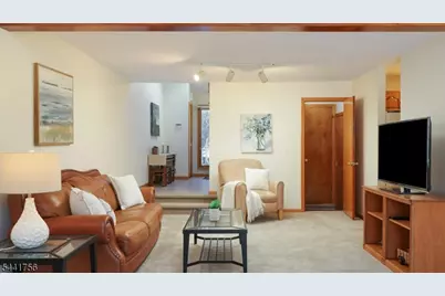 675 Raritan Rd #26, Clark Township, NJ 07066 - Photo 7