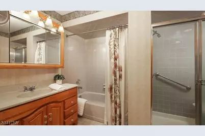 675 Raritan Rd #26, Clark Township, NJ 07066 - Photo 17