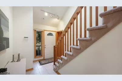 675 Raritan Rd #26, Clark Township, NJ 07066 - Photo 3