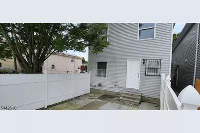 595 Orange St #1, Newark, NJ 07107 - Photo 9