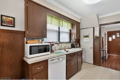 438 Joralemon St, Belleville, NJ 07109 - Photo 9