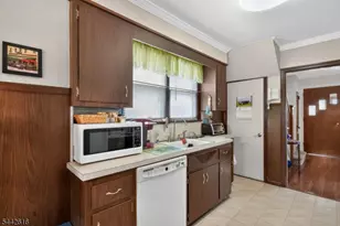 438 Joralemon St, Belleville, NJ 07109 - Photo 9