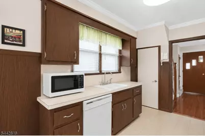 438 Joralemon St, Belleville, NJ 07109 - Photo 7