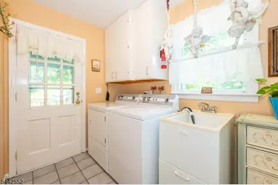 11 Laurel Ln, Hanover Township, NJ 07950 - Photo 21
