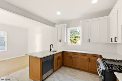 44 Fabyan Pl, Newark, NJ 07108 - Photo 13