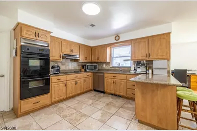 1758 Kenneth Ave, Union Township, NJ 07083 - Photo 7
