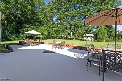 8 Alyson Dr, Fairfield, NJ 07004 - Photo 27
