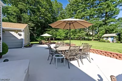 8 Alyson Dr, Fairfield, NJ 07004 - Photo 29