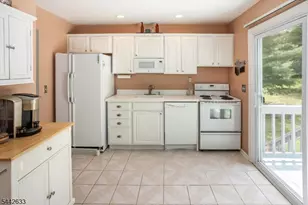25 Kenmar Rd, Mount Olive, NJ 07828 - Photo 9