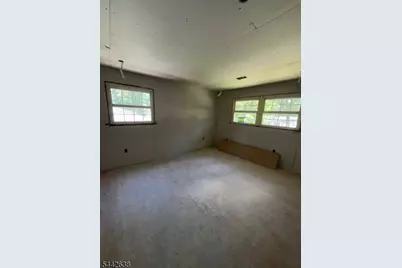 82 Palmer Dr, Livingston, NJ 07039 - Photo 5
