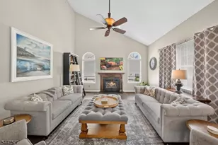 9 Summerfield Dr, Franklin Township, NJ 08540 - Photo 5