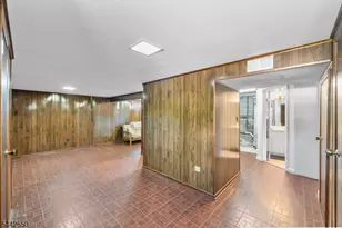 33 Walter Dr, Bloomingdale, NJ 07403 - Photo 29