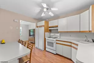 33 Walter Dr, Bloomingdale, NJ 07403 - Photo 15