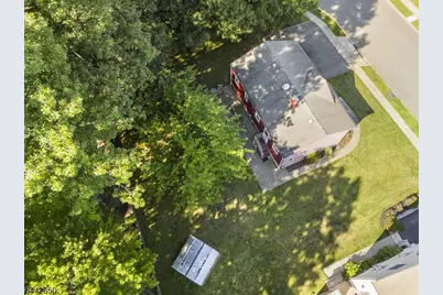 33 Walter Dr, Bloomingdale, NJ 07403 - Photo 7