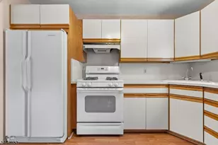 33 Walter Dr, Bloomingdale, NJ 07403 - Photo 41