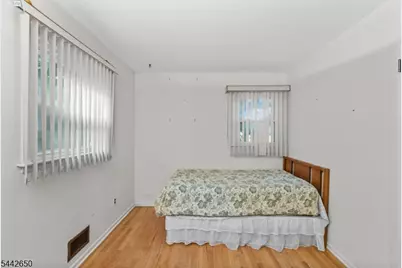 33 Walter Dr, Bloomingdale, NJ 07403 - Photo 21