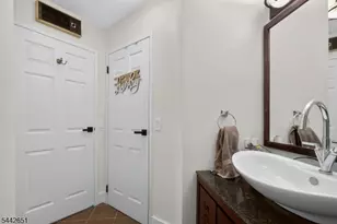 1020 Harmon Cove Tower, Secaucus, NJ 07094 - Photo 21