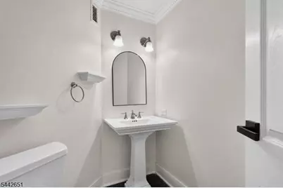 1020 Harmon Cove Tower, Secaucus, NJ 07094 - Photo 13