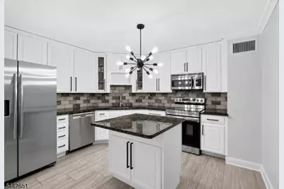 1020 Harmon Cove Tower, Secaucus, NJ 07094 - Photo 9