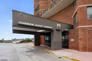 1020 Harmon Cove Tower, Secaucus, NJ 07094 - Photo 31